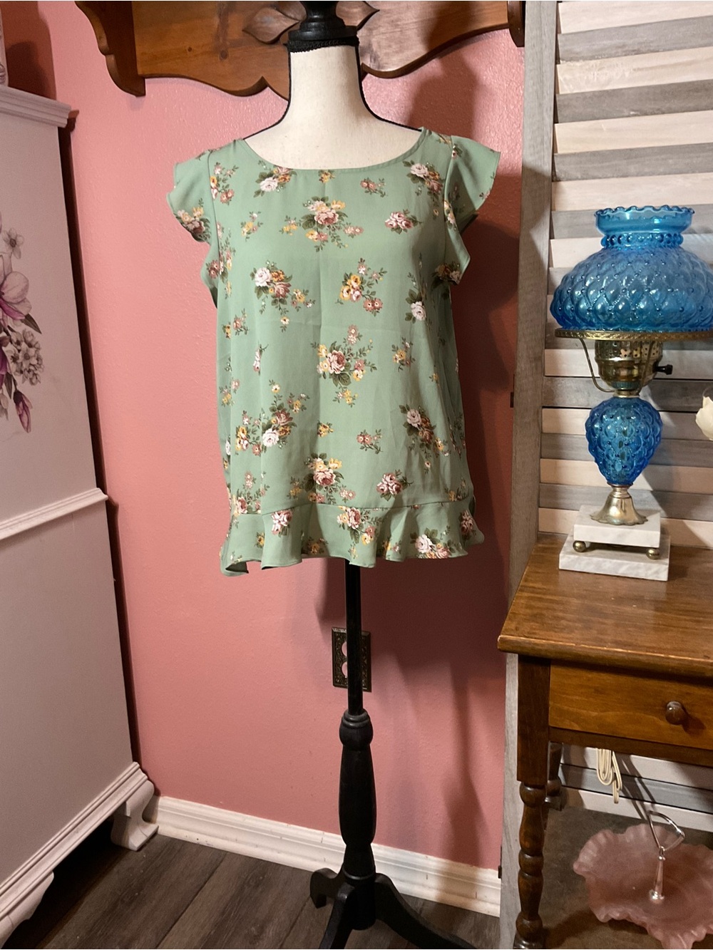 Floral Ruffle Hem Women's Top - Sage Green